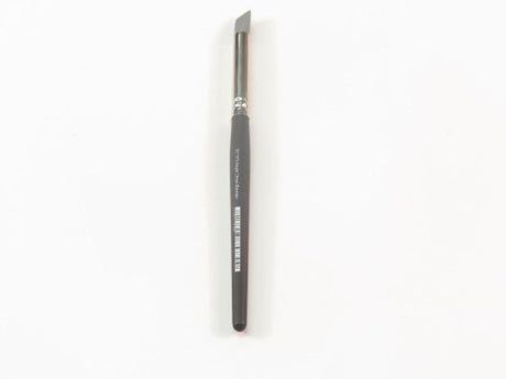 Das Small Blender Angle Chisel brush for precise blending, featuring an angle tip and rubber blender for smooth paint application.
