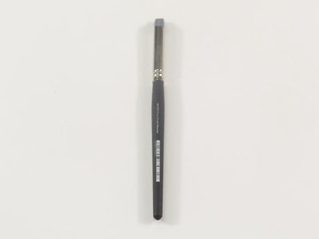 High-quality rubber tipped chisel brush for precision blending in acrylic, oil, and watercolor painting.