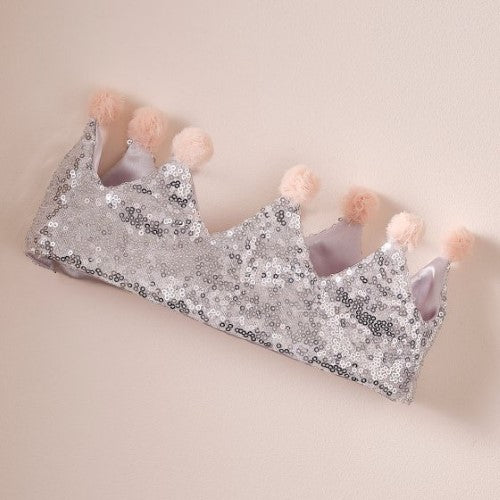 Sparkling silver princess crown for dress-up, perfect for parties and imaginative play. Ideal for girls aged 3 and up.