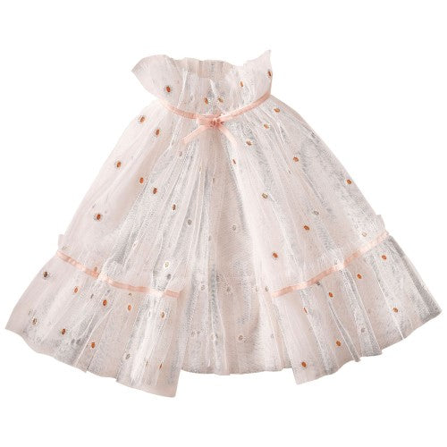 Delightful tulle daisy cape for kids, perfect for dress-up, themed parties, and sparking imaginative play adventures.