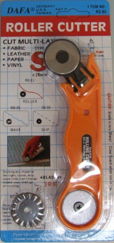 Ergonomic RC-03 Roller Cutter with 28mm blade for cutting fabric, leather, and paper, includes safety cover and wavy blade.