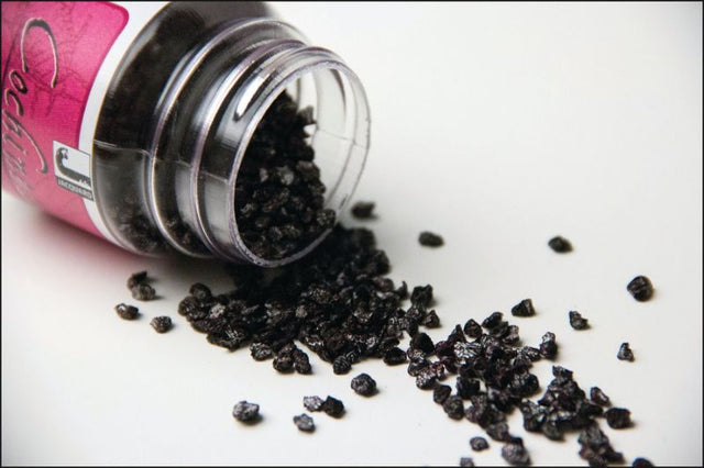 Vibrant Cochineal Jacquard dye (28.35g) for crafting, offering shades of reds, purples, and excellent washfastness on natural fibers.