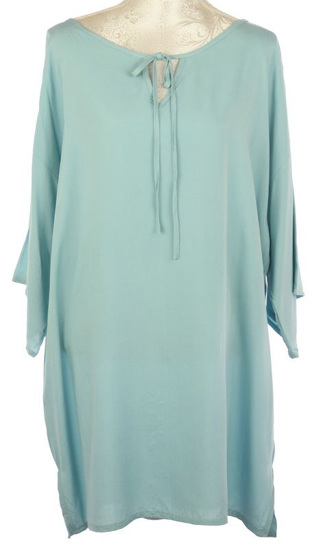 Elegant teal kaftan made from 100% viscose, perfect for casual outings or beach lounging with a flattering fit.