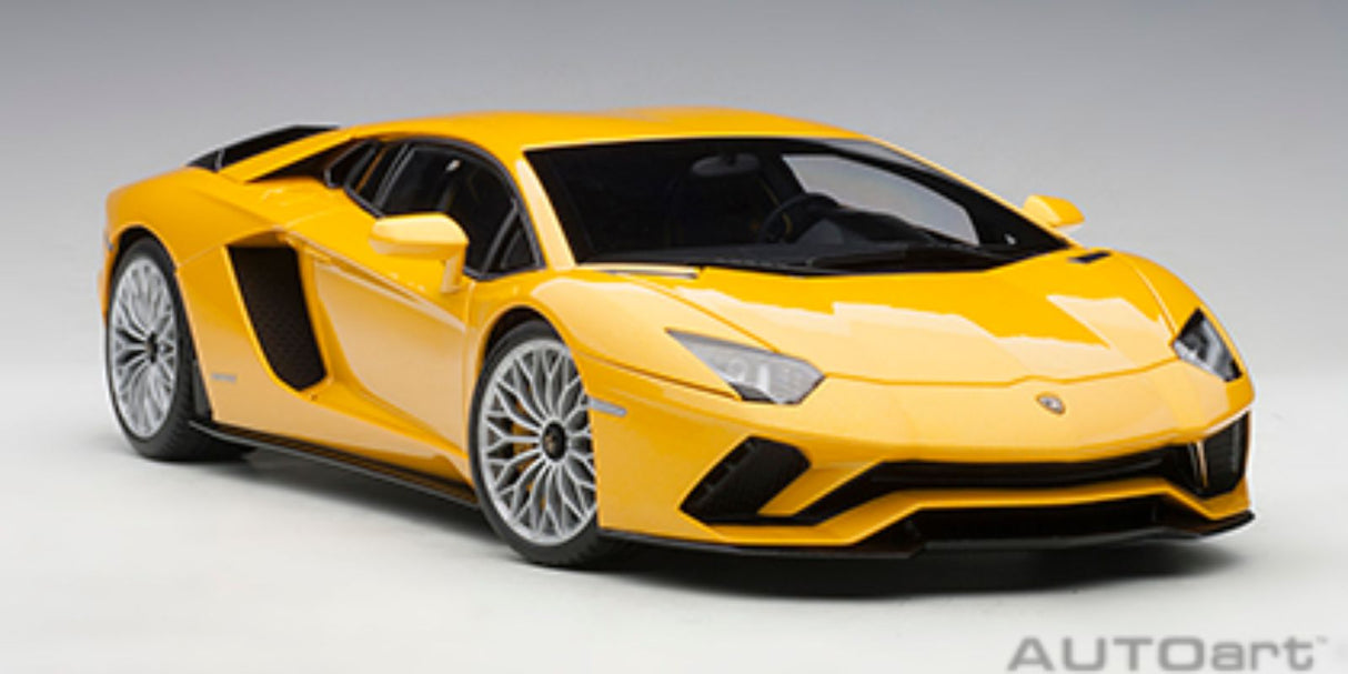 1/18 scale diecast Lamborghini Aventador S in vibrant Giallo Orion, featuring opening doors and detailed engine bay.