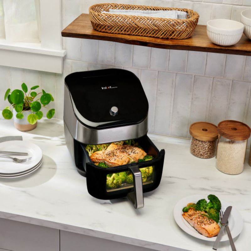 Instant Pot Vortex Plus Air Fryer with ClearCook 5.7l, offering 6 cooking functions, see-through window, and easy cleanup.