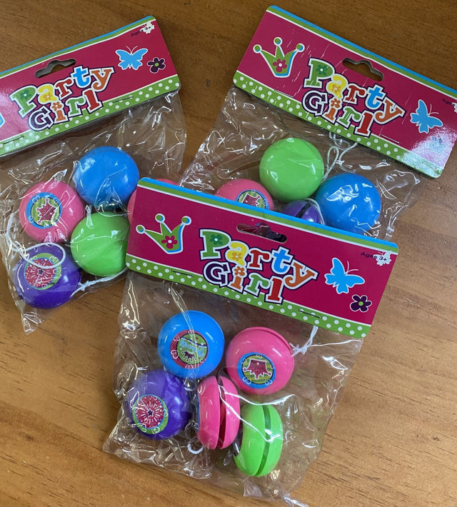 Colorful Yoyo Princess party favors in 3 packs, featuring 15 vibrant yoyos perfect for kids' parties and celebrations.