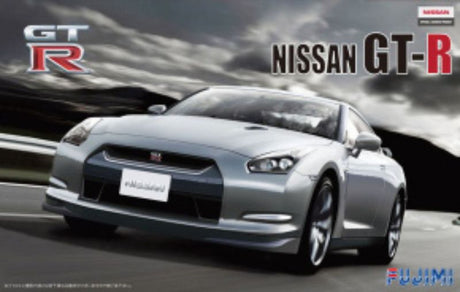 Fujimi 1/24 Nissan GT-R R35 plastic kitset, ideal for car enthusiasts to build a detailed replica of an iconic sports car.