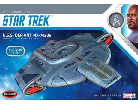 1/1000 scale Plastic Kitset of the Star Trek USS Defiant, perfect for collectors and model builders aged 10 and up.