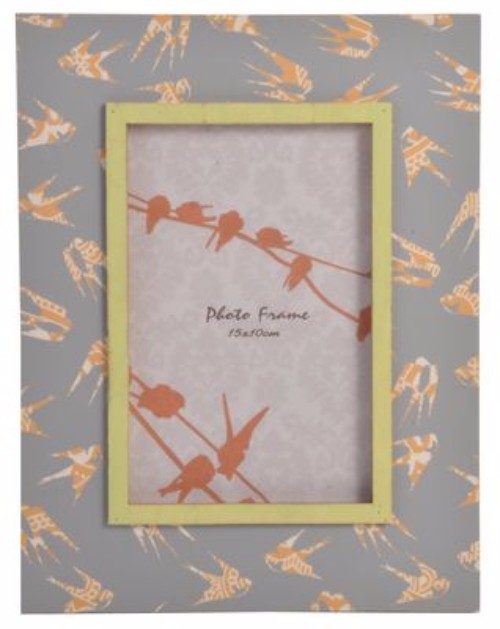 Elegant 4x6" photo frame adorned with swallow motifs, perfect for displaying cherished memories in style.