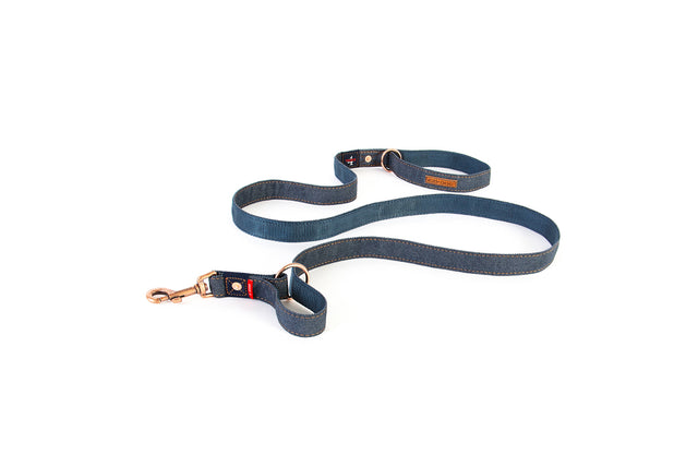 EzyDog Vario 4 Lead in denim style, a versatile and comfortable leash adjustable from 6 to 2 feet for all dog sizes.