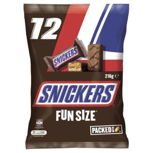 Funsize Snickers chocolate bars with peanuts, nougat, caramel in milk chocolate, perfect for sharing and snacking.