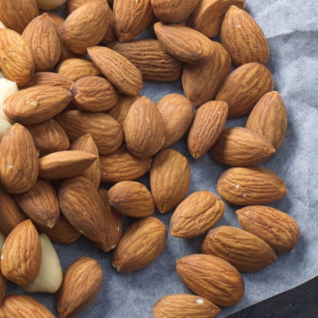 Natural whole almonds in a 3KG pack, rich in protein, fiber, and healthy fats for snacking or cooking.