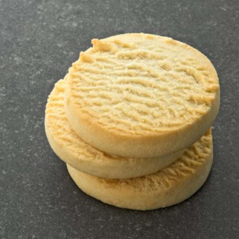 Bayside Baking Company's Premium Shortbread Biscuits, 32.5g each, rich buttery flavor, 20-pack of artisanal snacks.