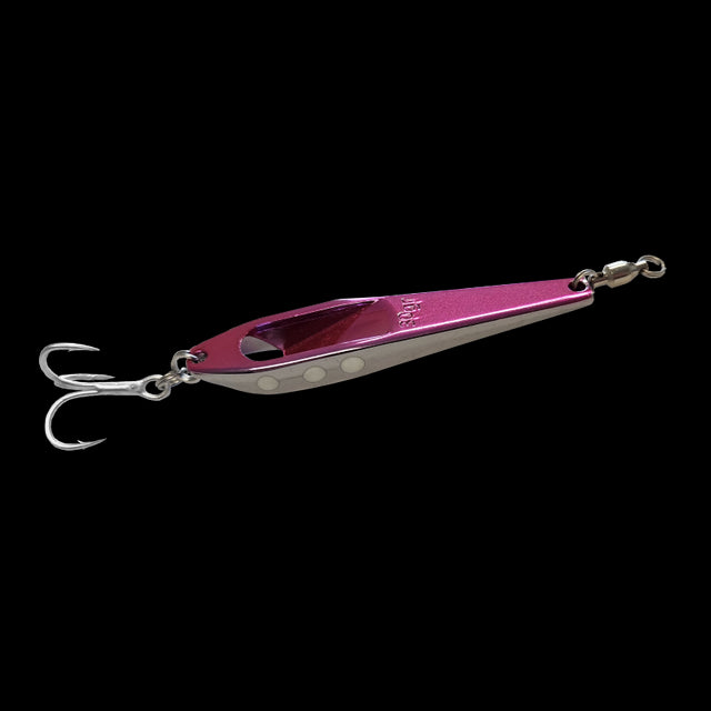 Fishtech Bubble Blade in silver/pink, 24g, with slow flutter action and bubble trail to attract predatory fish.