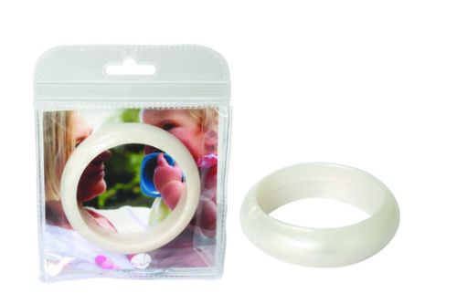 Madhunt Chewable Round Bangle in white pearl, stylish teething relief made from non-toxic silicone, lightweight and washable.