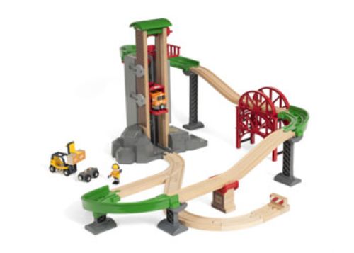 BRIO Lift and Load Warehouse Set with 32 pieces for creative building, featuring stackable tracks and a working lift.