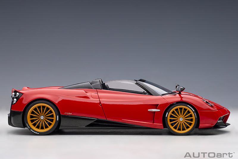 AUTOart  Diecaset Car - 1/18 Pagani Huayra R/ster Red