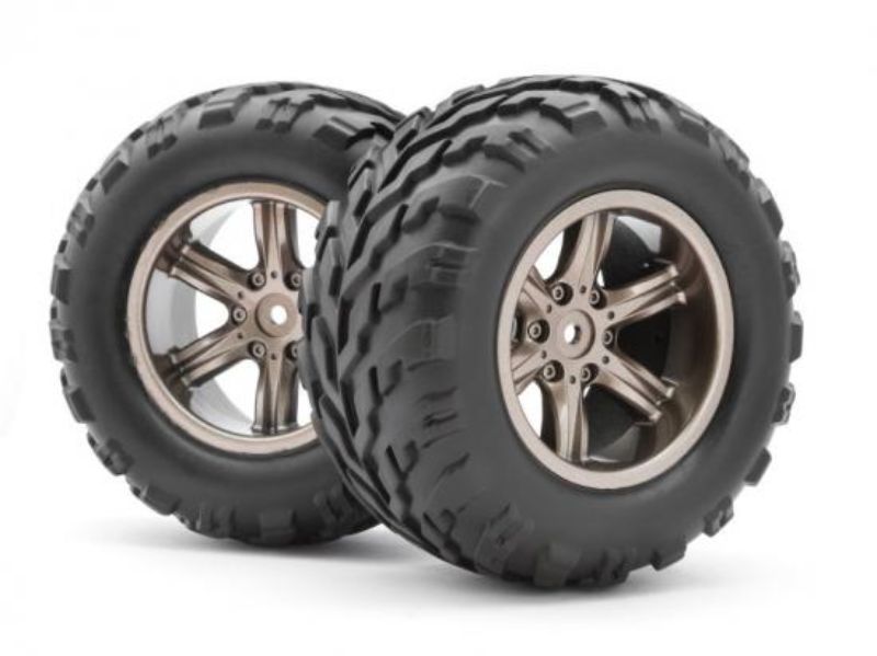 High-quality T&W Dark Grey wheel and tyre set for RC cars, offering durability, grip, and stylish aesthetics for outdoor adventures.