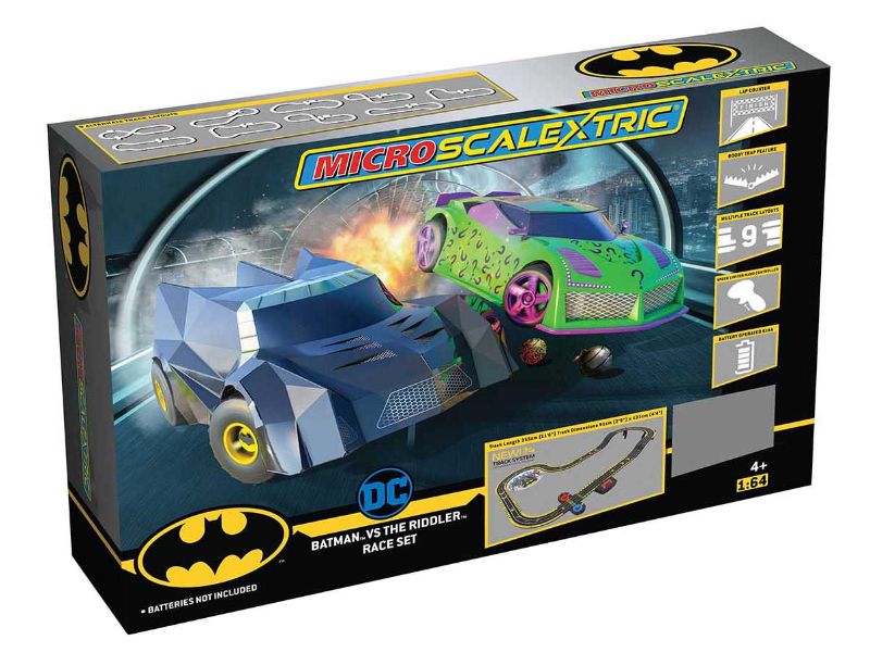 Slot car racing set featuring Batman and The Riddler, with 3.5m track and 9 dynamic layouts for thrilling competition.