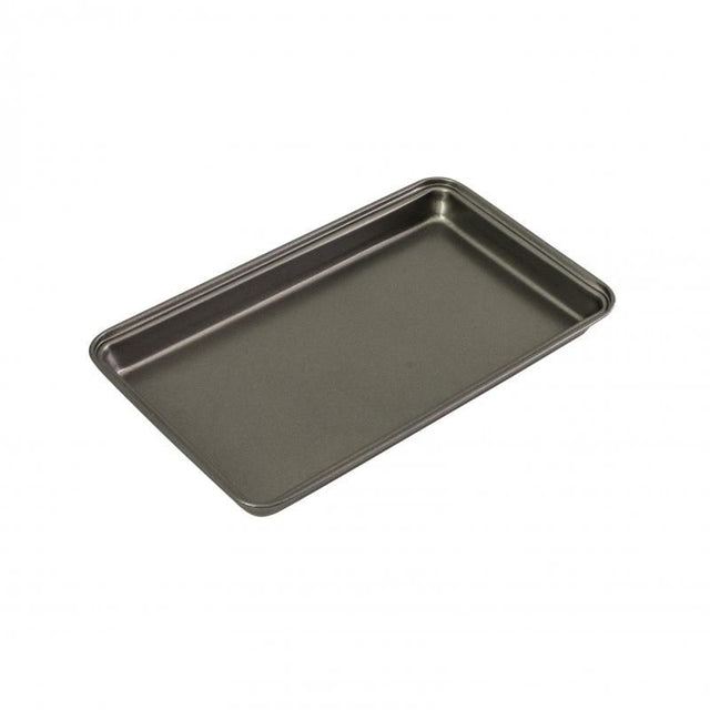 Non-stick Bakemaster Brownie Pan (34 x 20 x 4cm) for perfect brownies and easy cleanup, made from heavy-duty carbon steel.