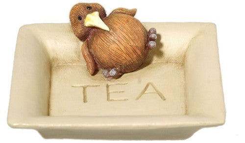 Vibrant Kiwi-shaped teabag holder, ideal for keeping countertops tidy and enhancing your tea experience.