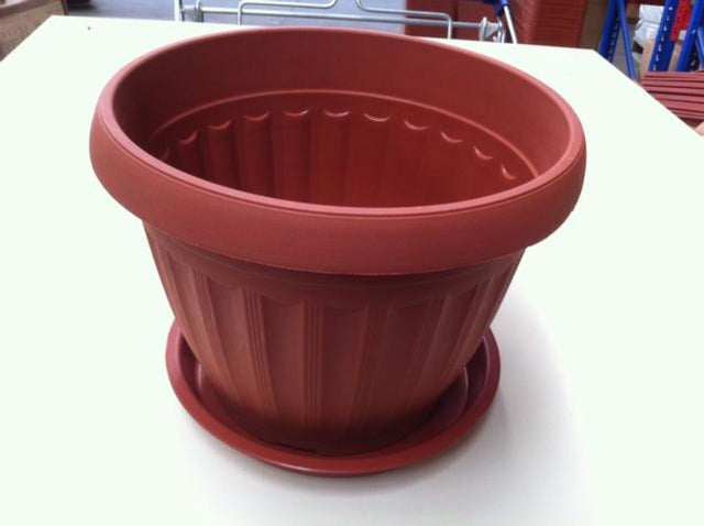 Set of 6 elegant 52cm flower pots, perfect for vibrant flowers and herbs, enhancing any indoor or outdoor space.