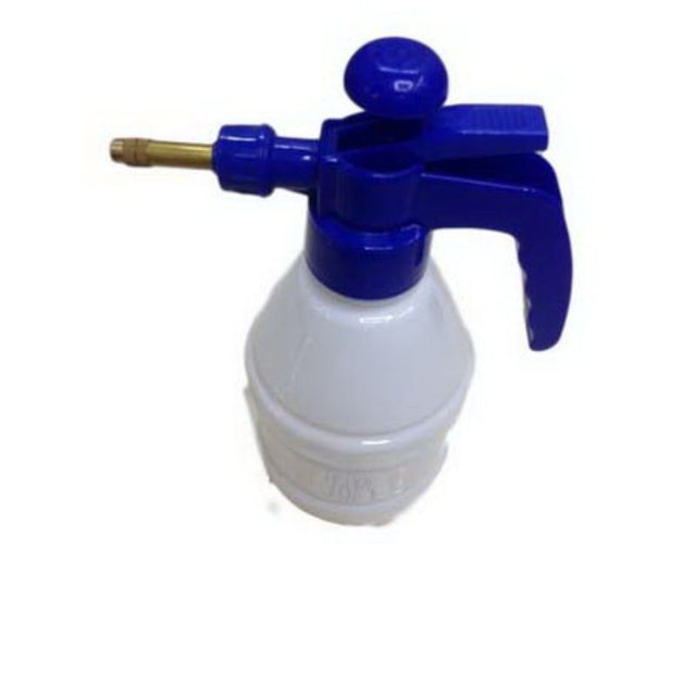 Set of 12 durable garden spray cans with adjustable nozzles for easy watering and fertilizing, perfect for gardening enthusiasts.