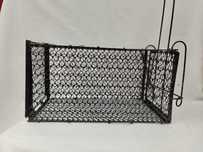 Black rat trap set of 12, 27 x 14 x 14 cm, designed for effective and humane rodent control in homes and businesses.