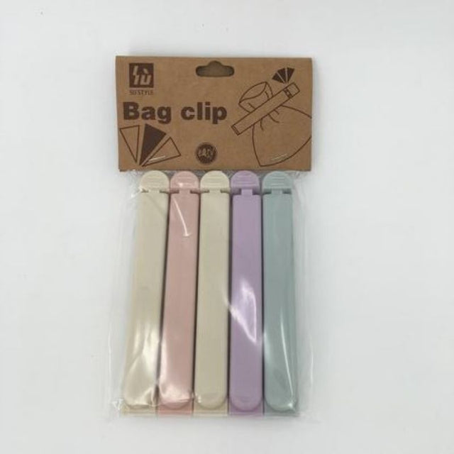 Vibrant assorted bag clips in 60pcs for sealing snacks and organizing pantry items, ensuring freshness and convenience.
