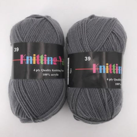 Vibrant #39 knitting yarn in 100g skeins (6pcs), perfect for creating cozy, stylish garments and accessories.