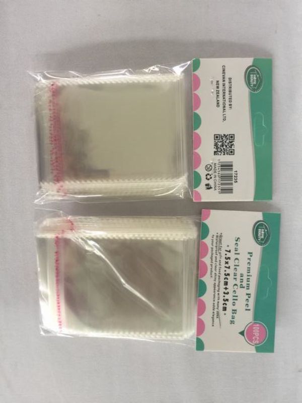 Clear sealable cello bags measuring 7.5 x 7.5cm, ideal for packaging small items like candies, jewelry, and crafts.
