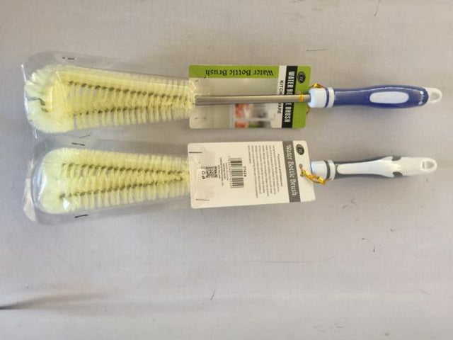 Set of 12 eco-friendly natural bottle brushes with ergonomic handles for effective and safe cleaning of bottles and jars.