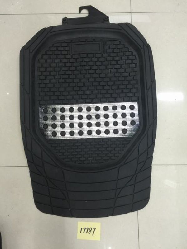 Black car mats set (4pcs) with universal fit, non-slip backing for maximum protection and style in any vehicle.
