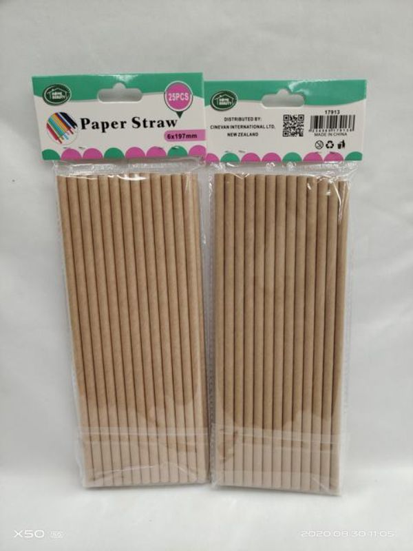 Eco-friendly natural paper drink straws (300pcs) for stylish, sustainable sipping at events and gatherings.