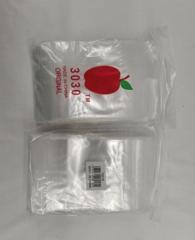Resealable plastic bags in bulk, 7.6 x 9 CM, 1000 pieces, perfect for food storage and organizing small items.