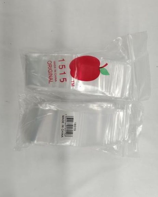 Resealable plastic bags in a pack of 1000, ideal for food storage, crafts, and organization with reliable zipper seals.