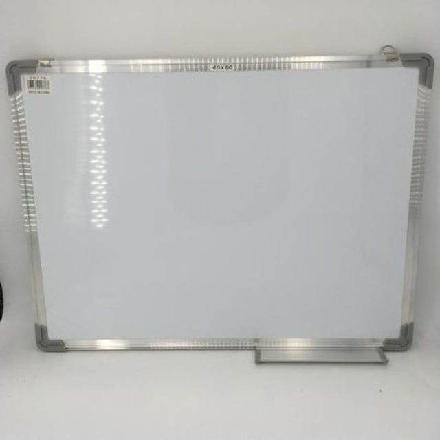 Set of 6 whiteboards (45 x 60cm) for brainstorming, teaching, and organizing notes in any workspace.