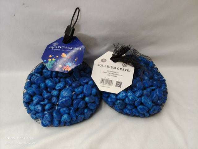 Vibrant blue aquarium stones in 700g packs, perfect for enhancing aquatic landscapes safely for fish and plants.