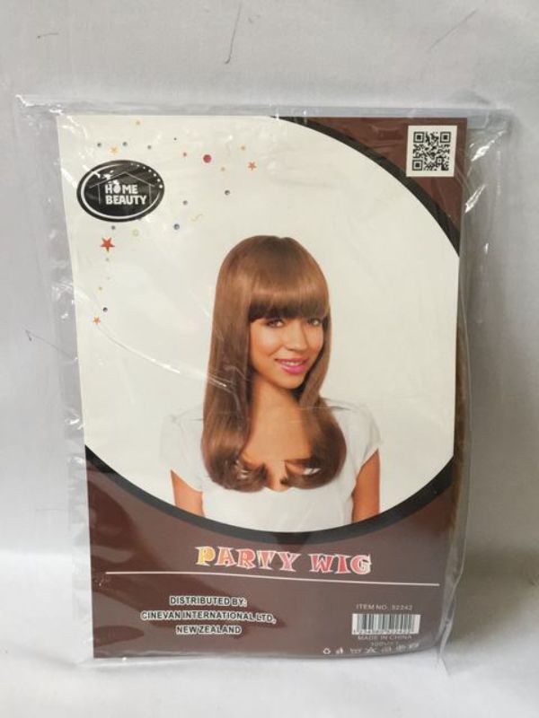 Set of 5 long straight light brown party wigs, perfect for costume events and stylish transformations.