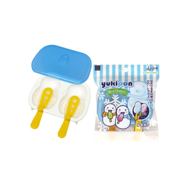 Set of 10 silicone ice trays to create charming snowman-shaped ice cubes for festive drinks.
