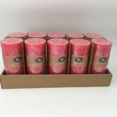 Vibrant rustic hot pink scented candle (7x15cm) enhances decor while providing soothing ambiance for up to 72 hours.