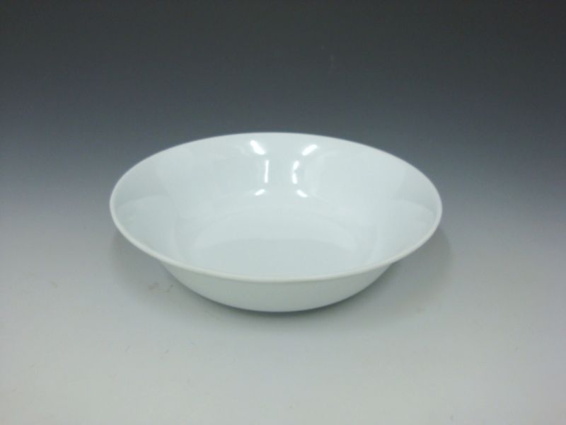 Set of 3 plain melamine pasta bowls, 22cm, durable, break-resistant, perfect for stylish everyday dining and serving.