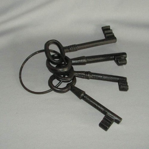 Set of 4 vintage-style 28 cm cast iron keys, perfect for home decor and creative projects, with a rustic finish.