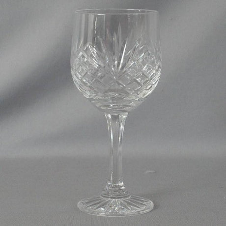 Elegant red wine glass by Irena Zawie, 240ml capacity, lead-free crystal, perfect for enhancing wine taste and aesthetics.