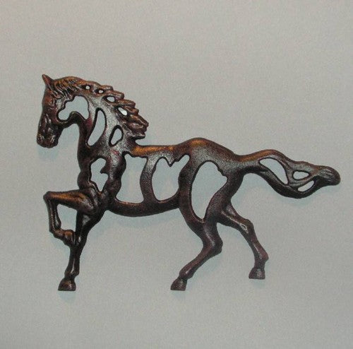 Elegant 34x25cm horse wall decor in durable cast iron, perfect for equestrian lovers and enhancing any room's charm.