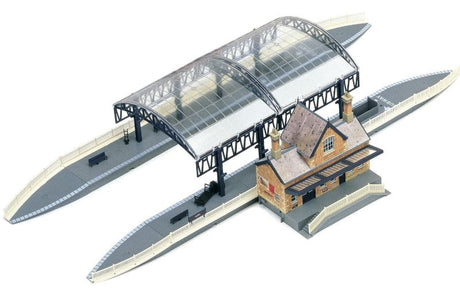 Hornby Station Terminal model with twin platforms, over-roof, booking hall, and subway access for enhanced railway scenes.