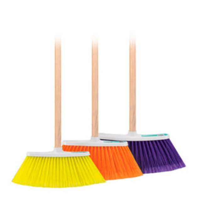 House Broom Long Soft Fill with Handle 57055 Truper, featuring soft bristles for efficient cleaning on all surfaces.