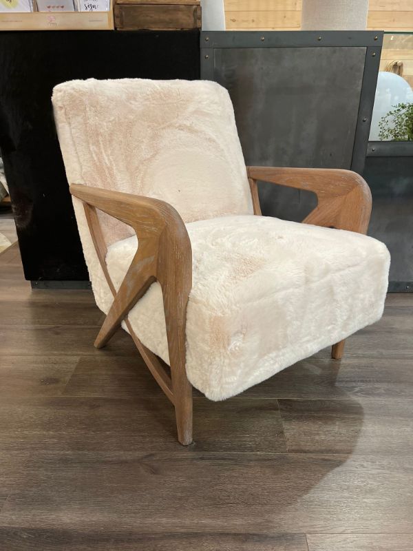 Elegant Himalayan armchair in lush upholstery, 81cm tall, perfect for cozy nooks and stylish living spaces.