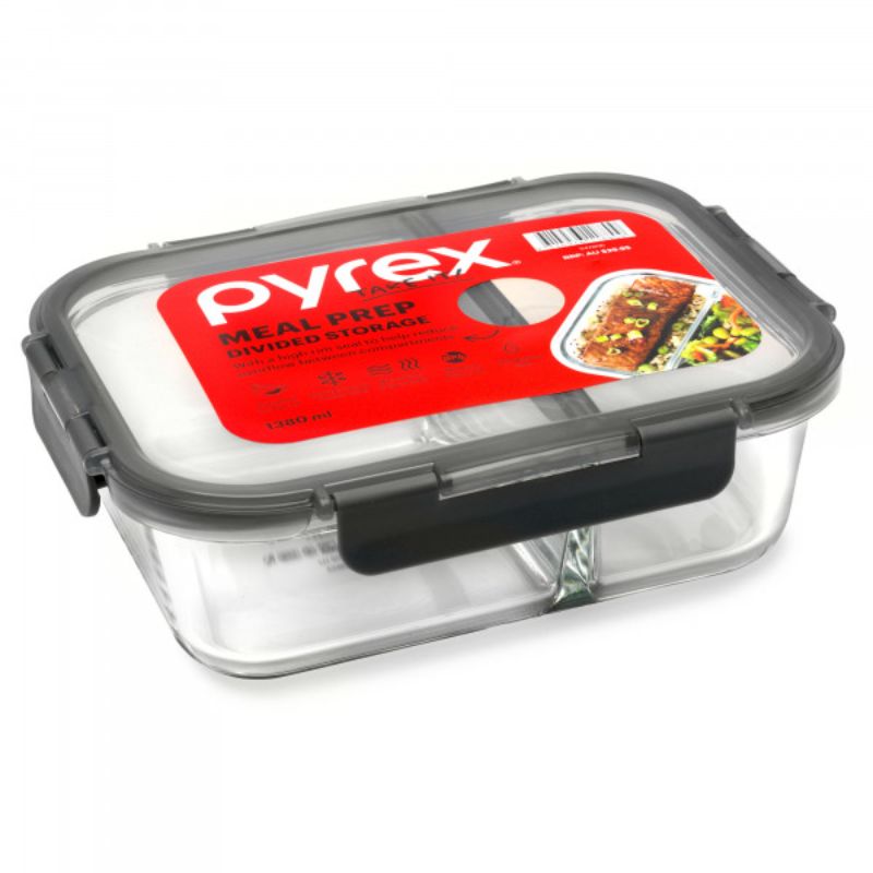 Pyrex 1380ml divided glass storage container with leak-proof lid for meal prepping and healthy eating on the go.