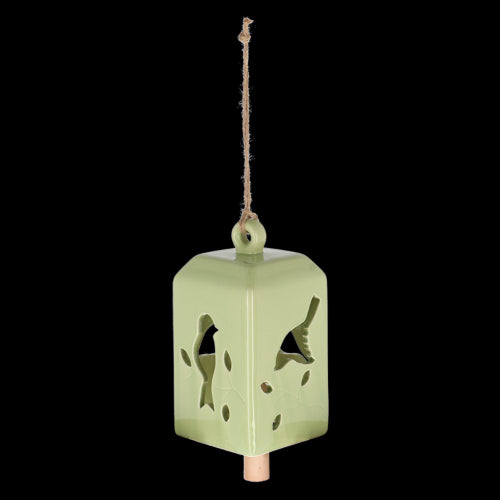 Set of 3 green wind chimes, 11 x 11 x 24cm, crafted from ceramic and pinwood for soothing sounds in outdoor spaces.